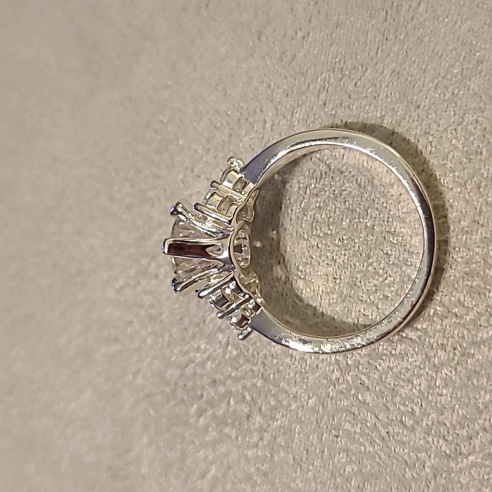 4 RING BUNDLE OF FASHION RINGS ALL SIZE 7 - Picture 9 of 16